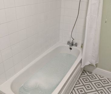 2 Bed Flat, Fishponds Road, BS5 - Photo 3