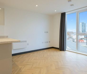 1 bedroom flat to rent - Photo 2