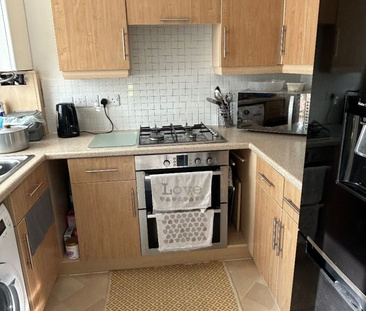 1 bedroom in a house share to rent - Photo 3