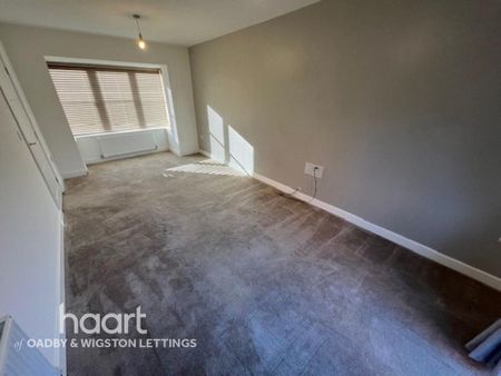 3 bedroom detached house to rent - Photo 2