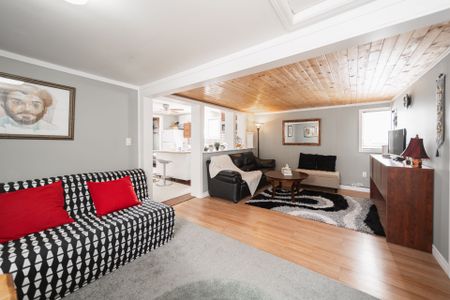 For Lease - 74 De La Salle Boulevard, Georgina, Ontario - Photo 2