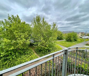 Flat to rent on - Photo 2