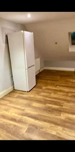 3 bedroom maisonette to rent - Photo 1