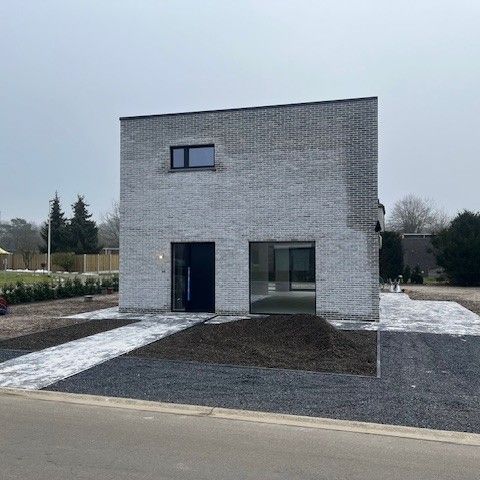 Prachtige energiezuinige nieuwbouwwoning met 3 slk op +/- 4a35ca grond in Genk - Photo 1