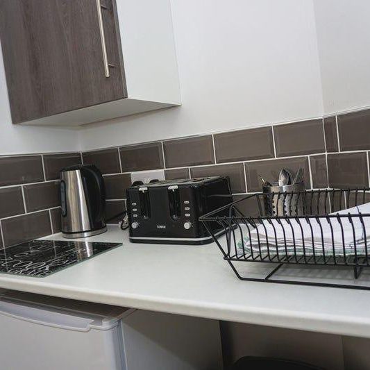 1 bedroom in a house share to rent - Photo 1