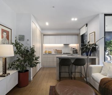 Modern Living Over Two Light-Filled Levels in Prime St Kilda Locale - Photo 2