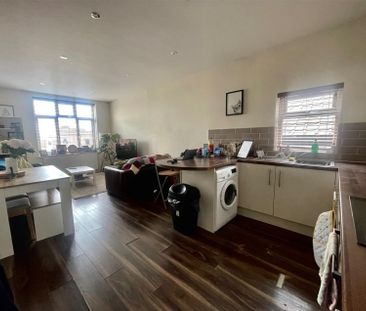 High Point House, Acomb - Photo 6