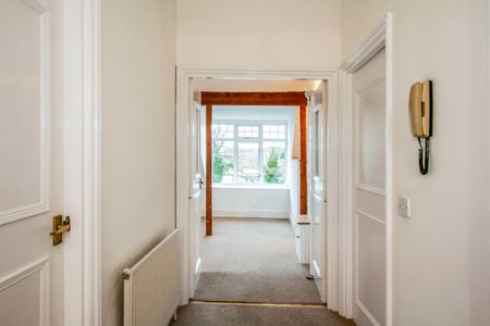 2 bedroom apartment to rent Danecourt Road, Poole, BH14 - Photo 3