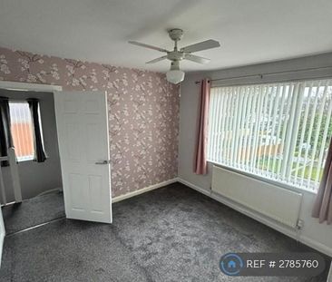 3 bedroom semi-detached house to rent - Photo 6