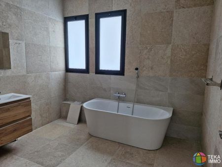 A louer, Maison / Villa, 125 m² - Photo 2