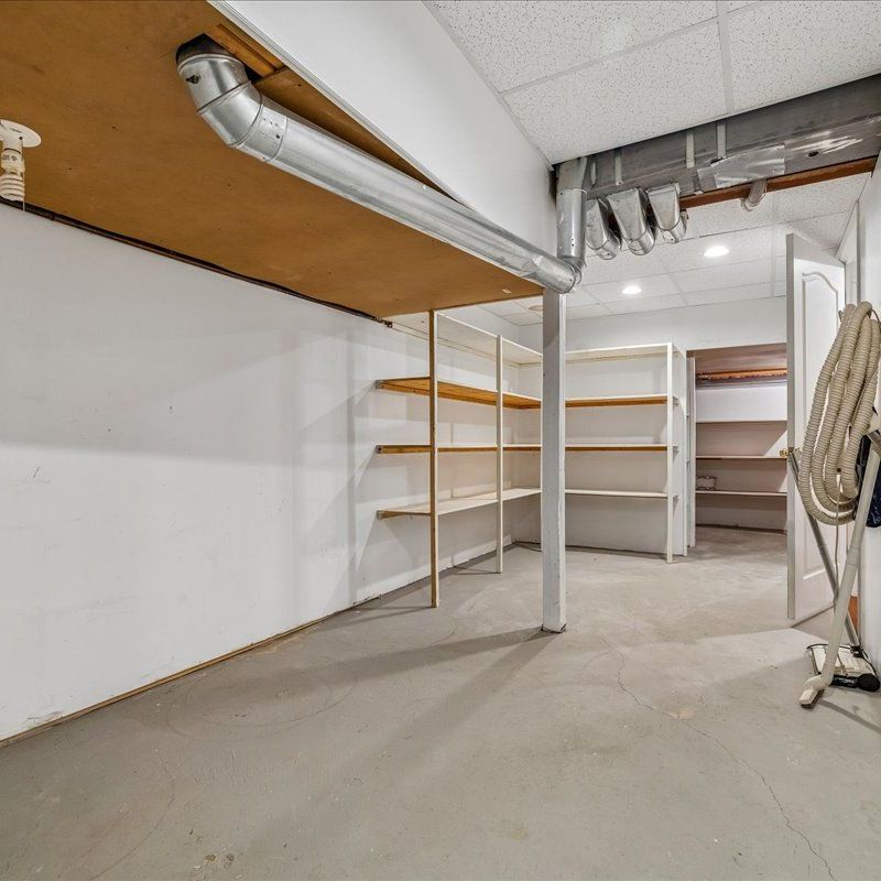 For Lease - 260 Wembley Road, Oakville, Ontario - Photo 1