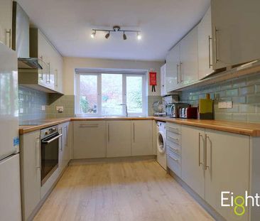 Coombe Road, Brighton, BN2 - Photo 1