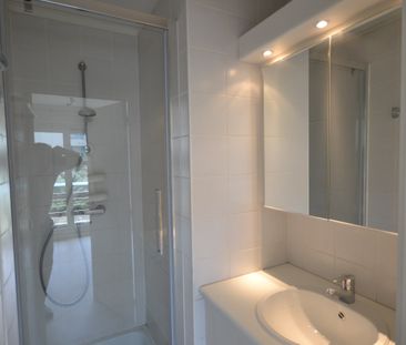 Volledig gerenoveerd 2 slaapkamer appartement met vrij uitzicht te ... - Foto 6
