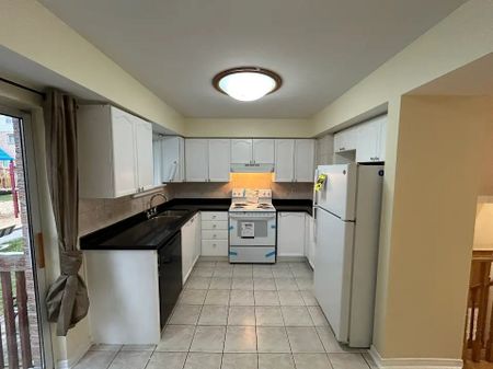 For Lease - 1050 Bristol Road Unit# 103, Mississauga, Ontario - Photo 5