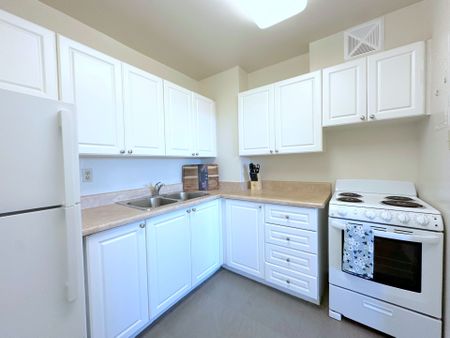 For Lease - 30 Denton Avenue Unit# 1014, Toronto, Ontario - Photo 4