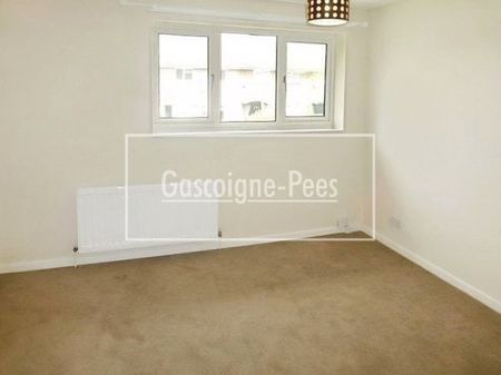 Stag Hill Basingstoke - Photo 3