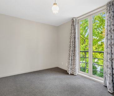 City Centre - 3-bedroom apartment with garage - short term - Photo 4