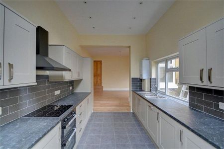 2 bedroom terraced house to rent - Photo 5