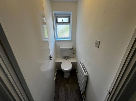 St Edmunds Road, London - Photo 1