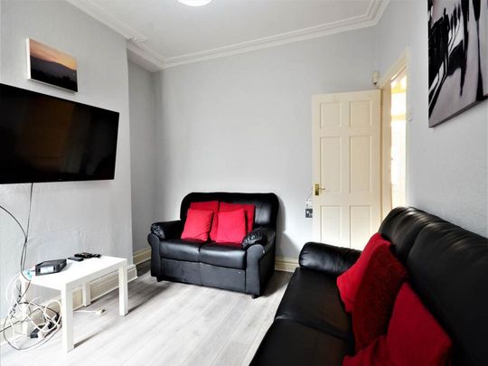 3 bedroom house share to rent - Photo 1