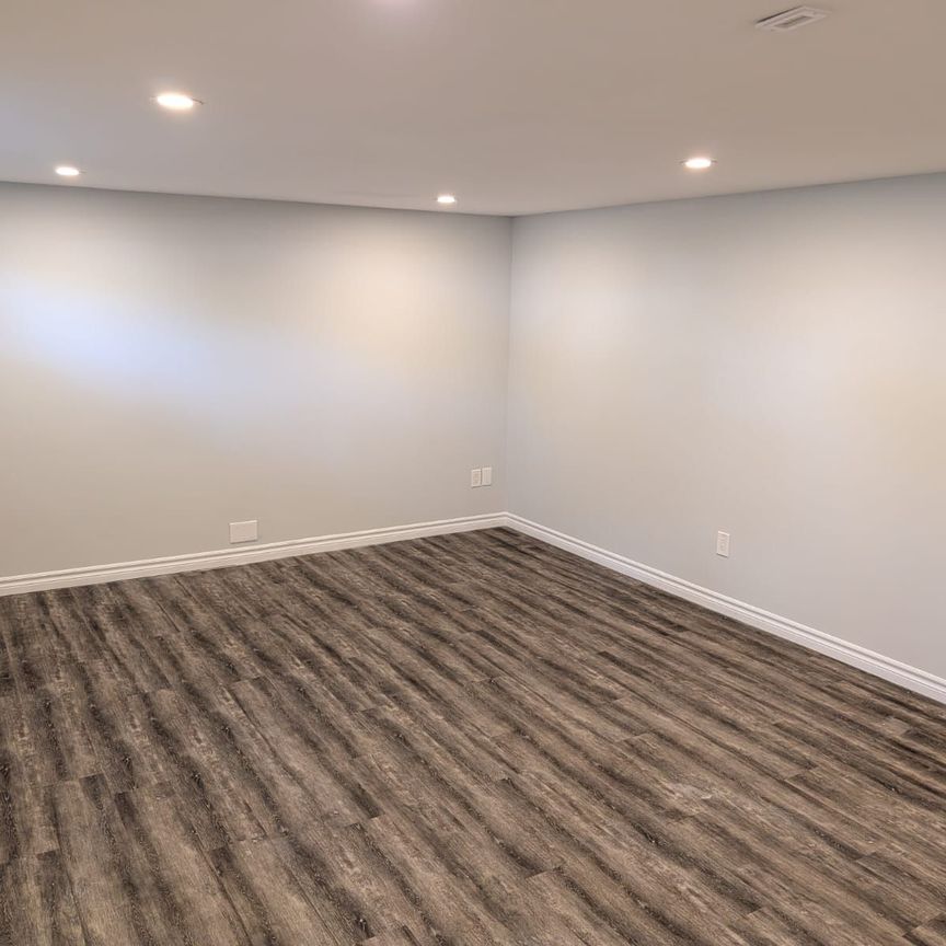 For Lease - 12 Leavenworth Crescent, Toronto, Ontario - Photo 1