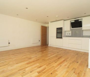 3 bedroom apartment to rent - Photo 6