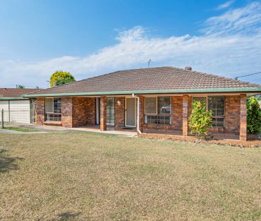 Spacious 3-Bedroom Home in Quiet Cul-de-Sac – Freshly Updated & Mov... - Photo 5