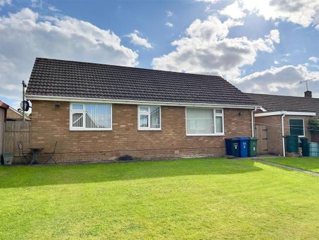 3 bedroom detached bungalow to rent - Photo 5