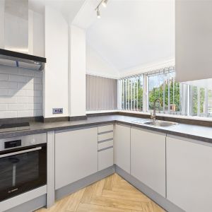 Elmers Drive, Teddington, TW11 - Photo 2