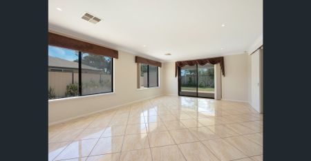 High-End Executive Home - Photo 5