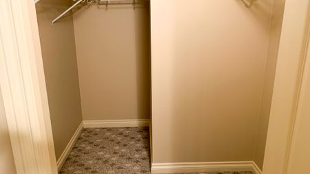 2 Bed + Den Condo For Rent In Westmount - Photo 5
