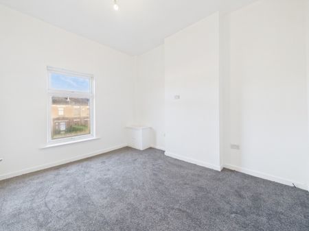 Flat 3 366 Ormskirk Road, Wigan, WN5 9DD - Photo 2