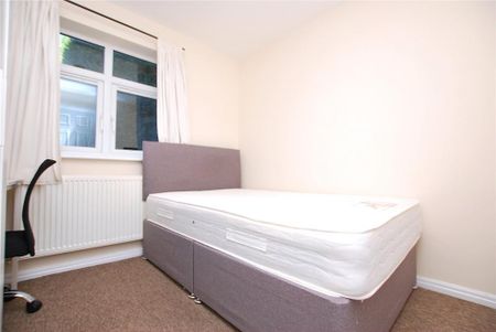 6 bedroom detached house to rent - Photo 5