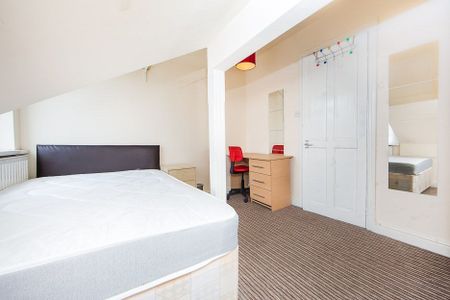 Queens Road, Hyde Park, Leeds - Photo 5