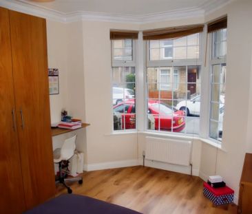 5 Bed 2 Bath - Photo 3