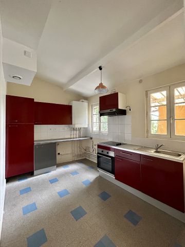 Location Appartement 2 pièces 41m² ANGOULEME 16000 - Photo 2