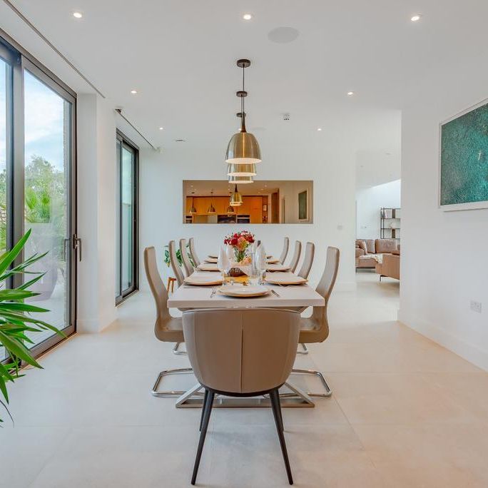 6 bedroom detached house to rent - Photo 1