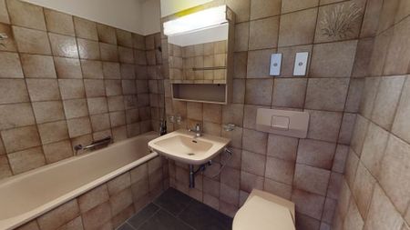 Schöne Single-Wohnung mit grossem Balkon - Photo 2