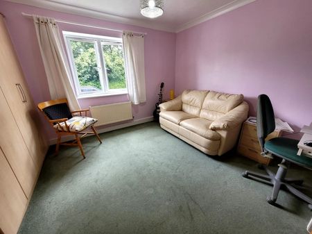 Aspen Park Road, Locking Castle, Weston Super Mare, North Somerset - Photo 2