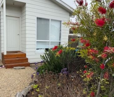 18A Gardiner St, Goolwa SA 5214 - House For Rent | Domain - Photo 2