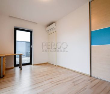 PERGO - Moderný 4-izbový rodinný dom na Kolibe – Fotografia 3