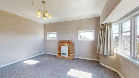 Elevated and Spacious Sun Trap - Photo 3