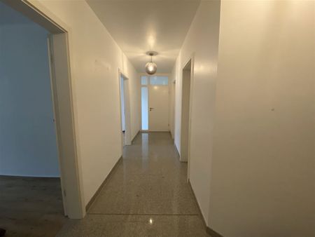 Moderne 3-Zi.Wohnung mit Loggia in bester Lage in NMS-Zentrum ! - Photo 2