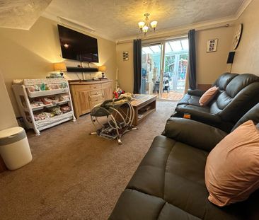 2 bedroom terraced house to rent - Photo 4