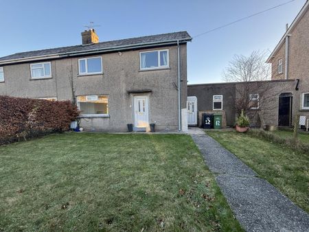 3 bedroom semi-detached house to rent - Photo 3