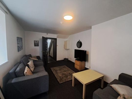 6 bedroom house share to rent - Photo 1