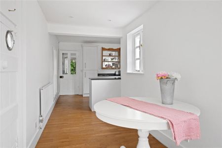 2 bedroom semi-detached house to rent - Photo 3