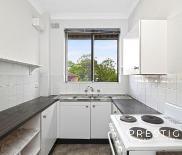 2-Bedroom Apartment with Ample Storage in the Heart of Bexley - Photo 2