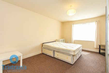 References Pending - 2 bed Apartment - Photo 5