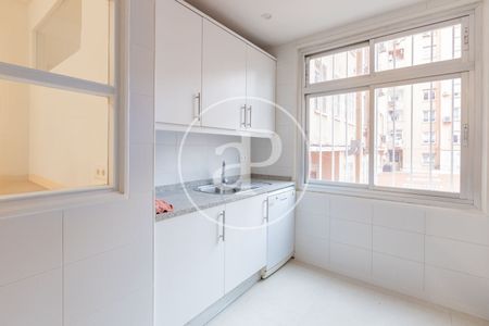 Flat for rent in El Viso (Madrid) - Photo 4